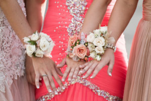getting-ready-for-prom-dresses