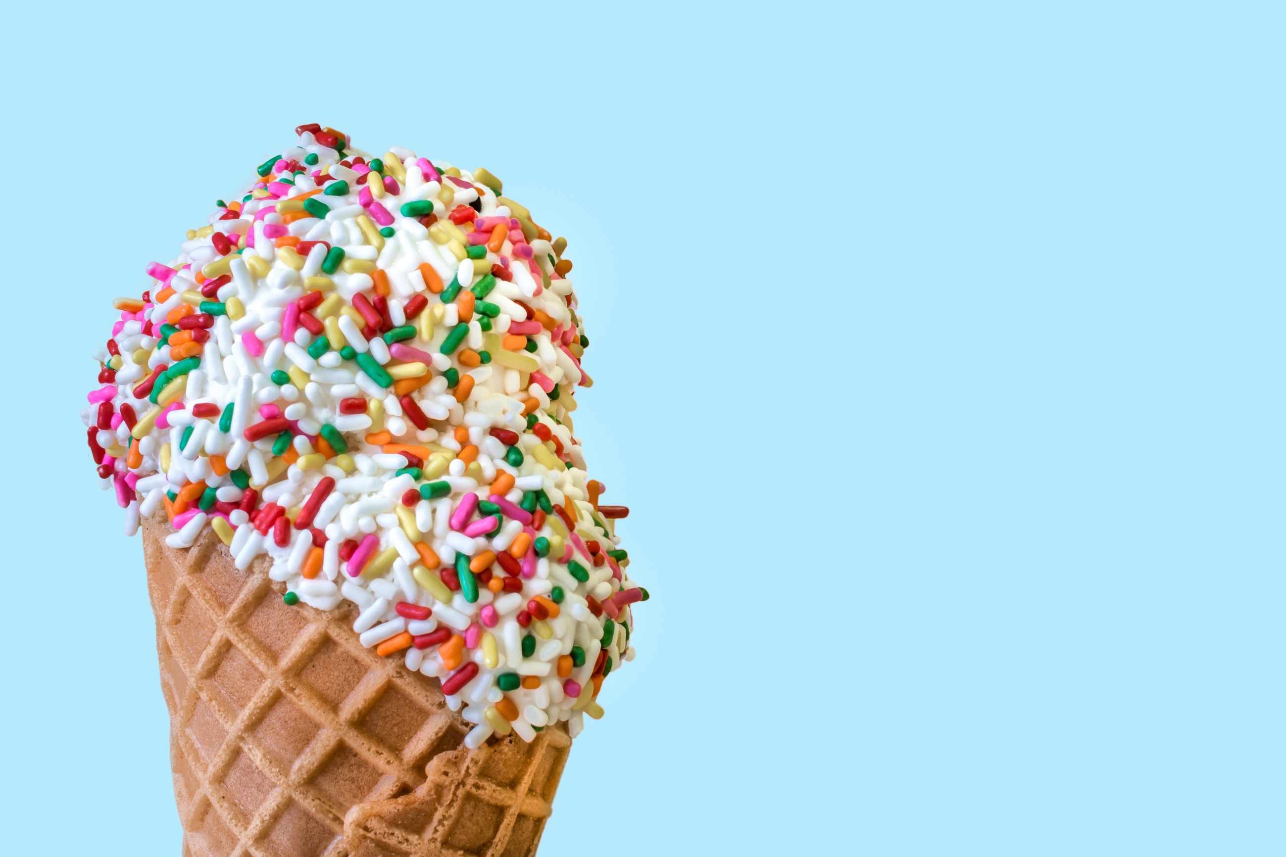 Be In Style with the Latest Summer “It” Colors & Patterns